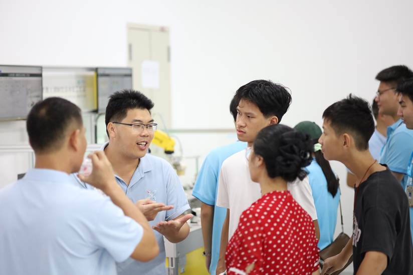 专业教师解答现场2